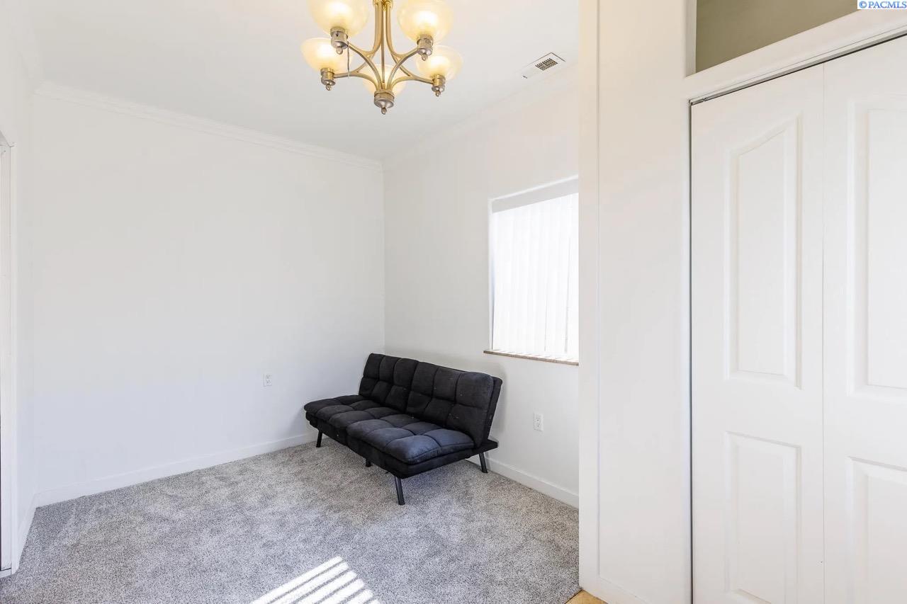 Kennewick, Washington, 99336, United States, 7 Bedrooms Bedrooms, ,7 BathroomsBathrooms,Residential,For Sale,1983847