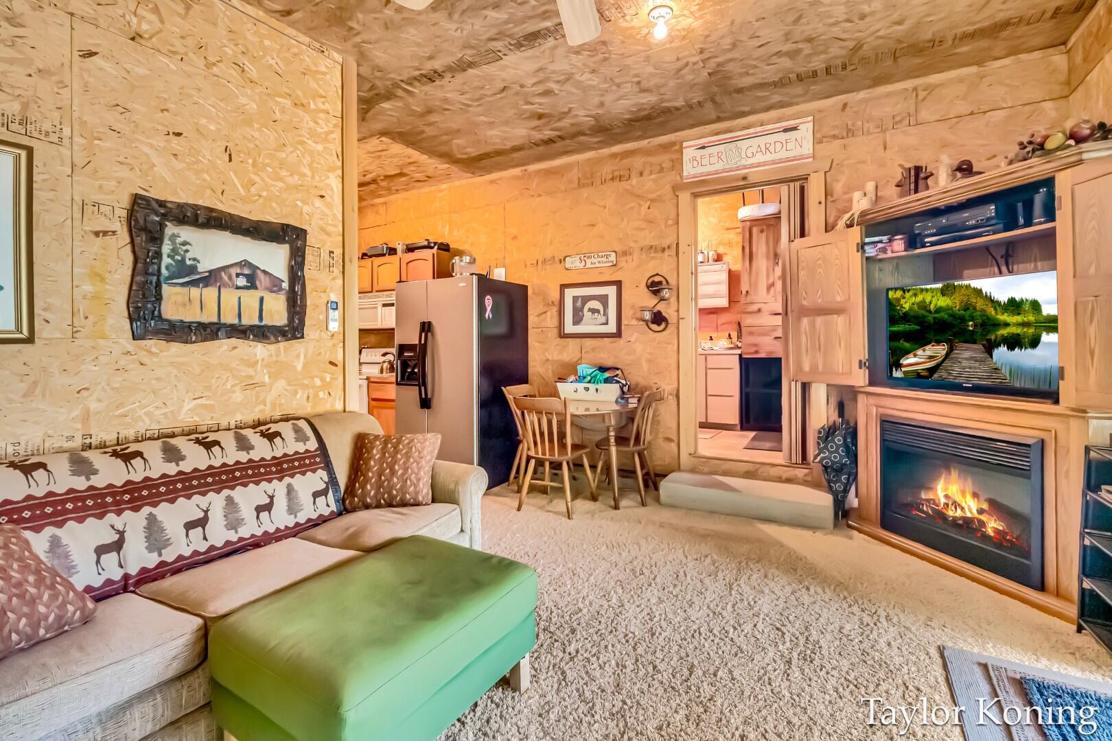 Hart, Michigan, 49420, United States, 2 Bedrooms Bedrooms, ,2 BathroomsBathrooms,Residential,For Sale,1949749