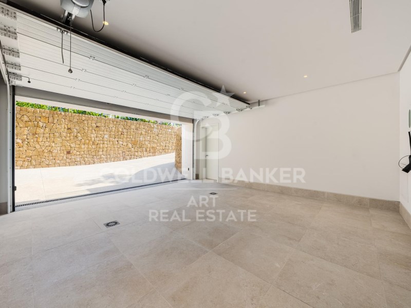 Marbella, Andalusia, ES, 5 Bedrooms Bedrooms, ,6 BathroomsBathrooms,Residential,For Sale,1985219