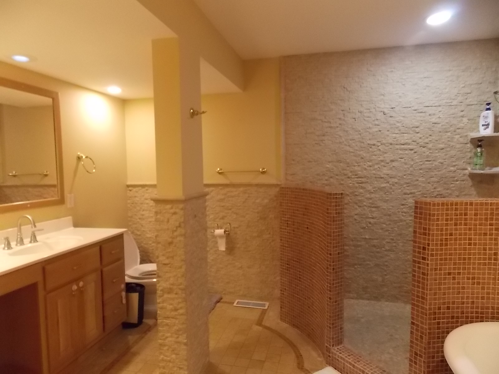 Poplar Bluff, Missouri, 63901, United States, 5 Bedrooms Bedrooms, ,3 BathroomsBathrooms,Residential,For Sale,2001464