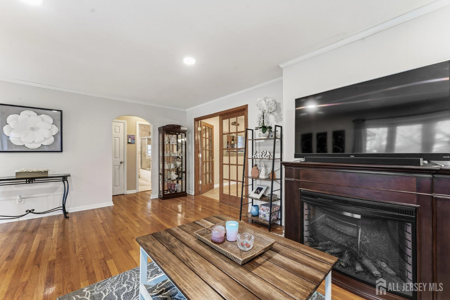 Dunellen, New Jersey, 08812, United States, 3 Bedrooms Bedrooms, ,2 BathroomsBathrooms,Residential,For Sale,1991582