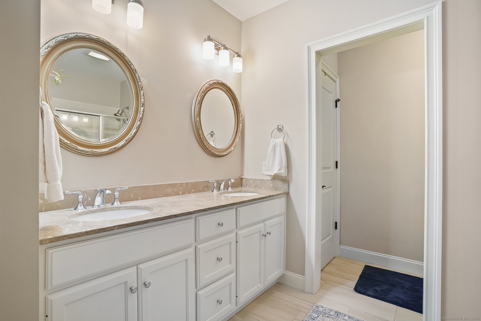 Brookfield, Connecticut, 06804, United States, 2 Bedrooms Bedrooms, ,4 BathroomsBathrooms,Residential,For Sale,1890460