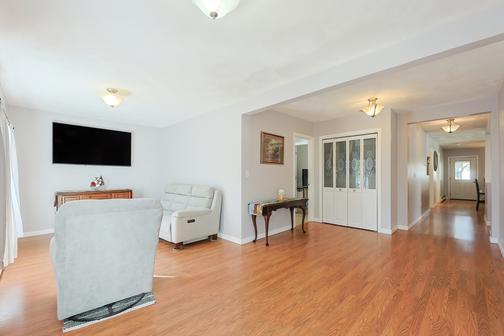 Peabody, Massachusetts, 01960, United States, 3 Bedrooms Bedrooms, ,2 BathroomsBathrooms,Residential,For Sale,2002865