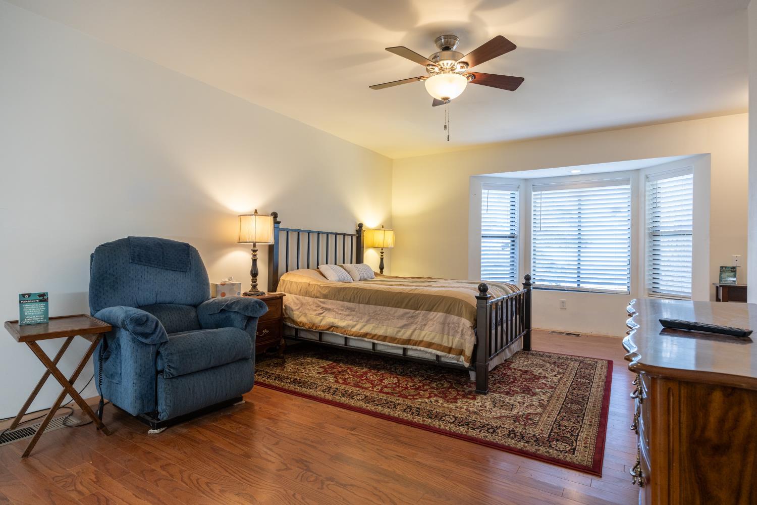 Yosemite West, California, 95389, United States, 5 Bedrooms Bedrooms, ,4 BathroomsBathrooms,Residential,For Sale,2005695