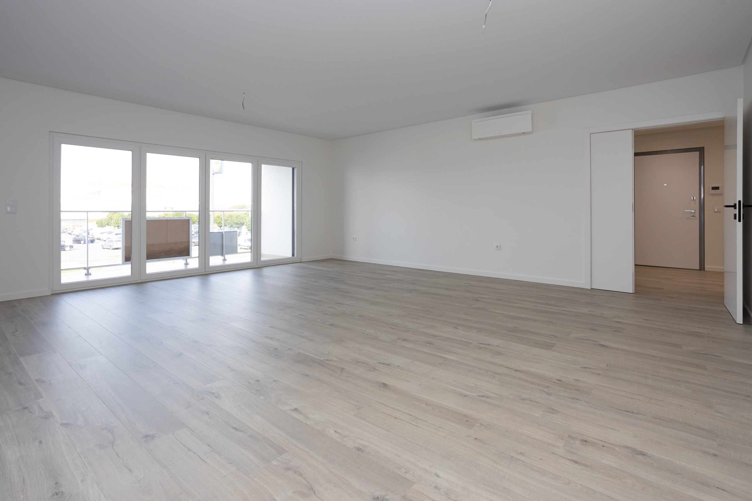 Montijo, Setúbal, 2870-448, PT, 4 Bedrooms Bedrooms, ,3 BathroomsBathrooms,Residential,For Sale,1805342