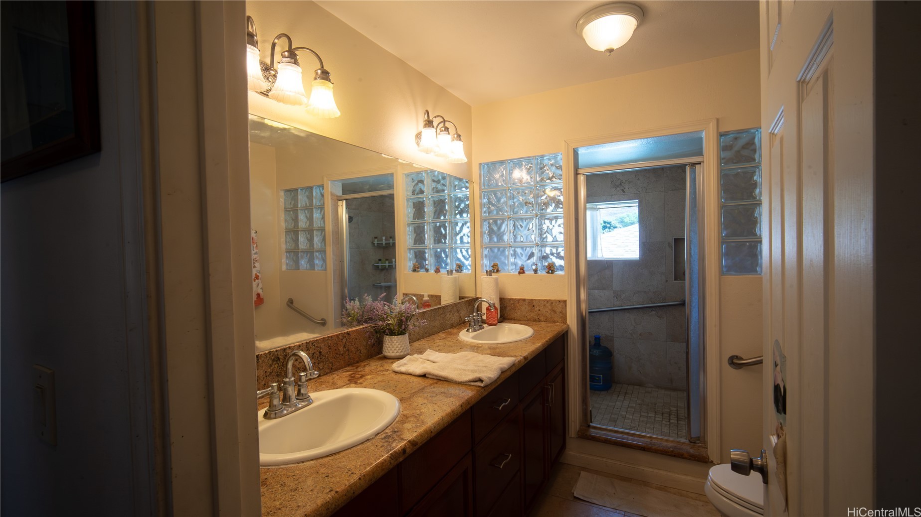 Honolulu, Hawaii, 96815, United States, 5 Bedrooms Bedrooms, ,3 BathroomsBathrooms,Residential,For Sale,1994650