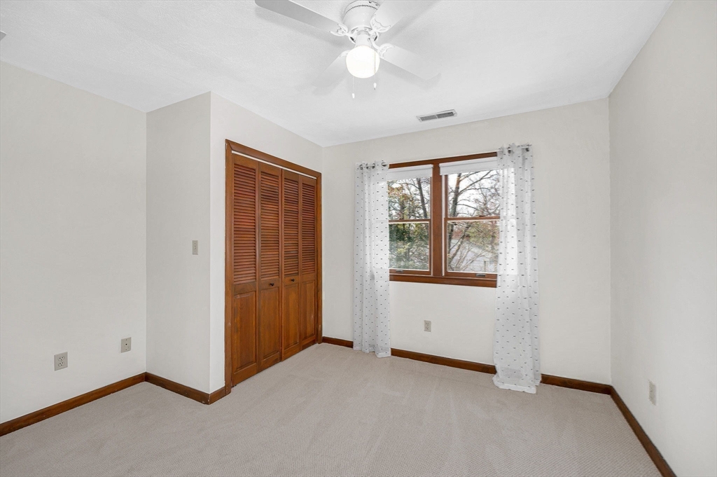 Billerica, Massachusetts, 01821, United States, 5 Bedrooms Bedrooms, ,4 BathroomsBathrooms,Residential,For Sale,2039558