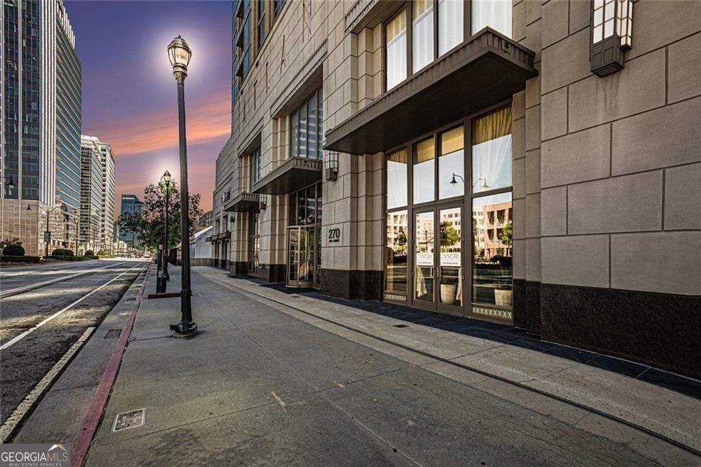 Atlanta, Georgia, 30363, United States, 3 Bedrooms Bedrooms, ,3 BathroomsBathrooms,Residential,For Sale,2035500