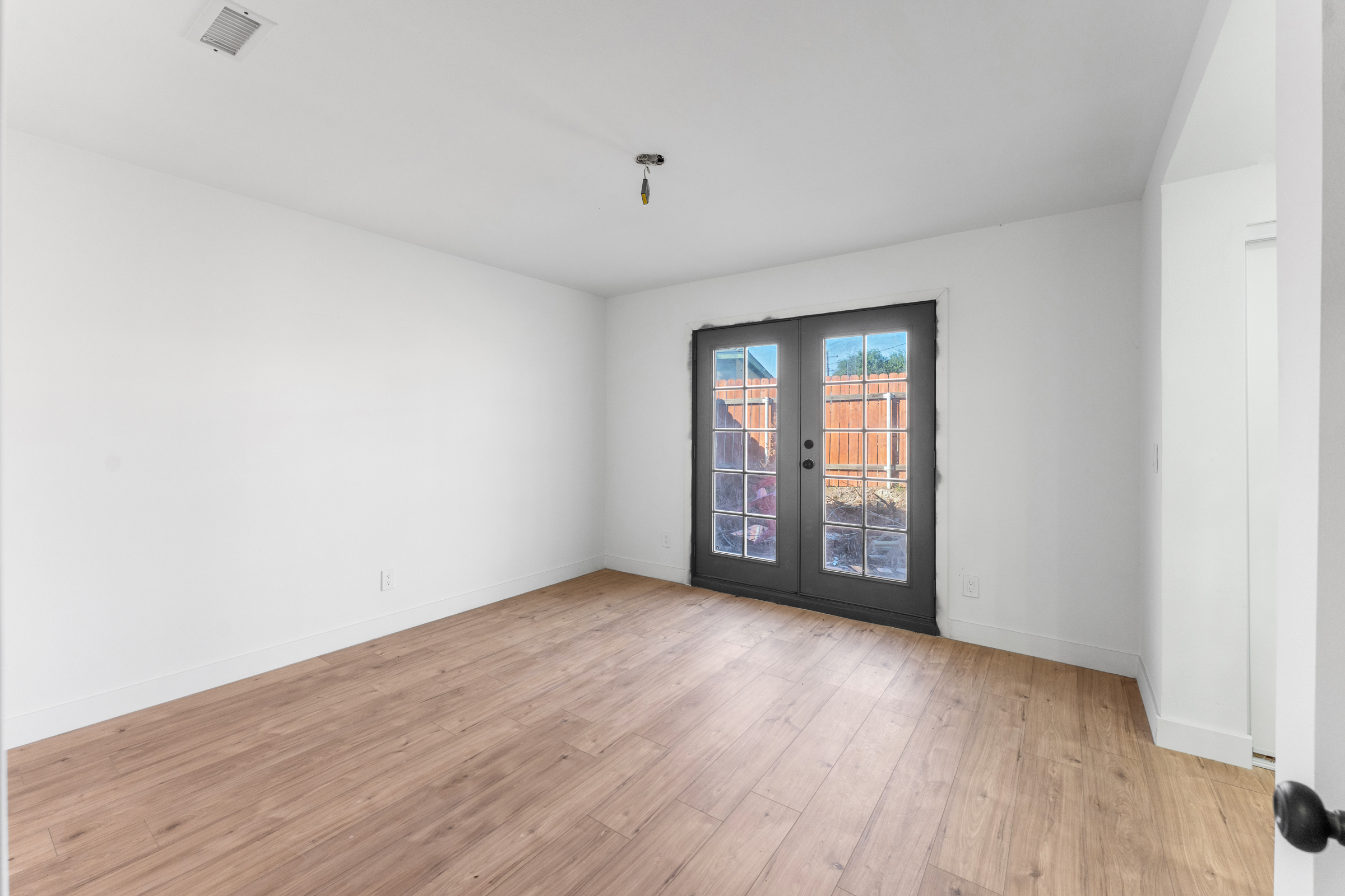 Rialto, California, 92376, United States, 4 Bedrooms Bedrooms, ,2 BathroomsBathrooms,Residential,For Sale,2006386