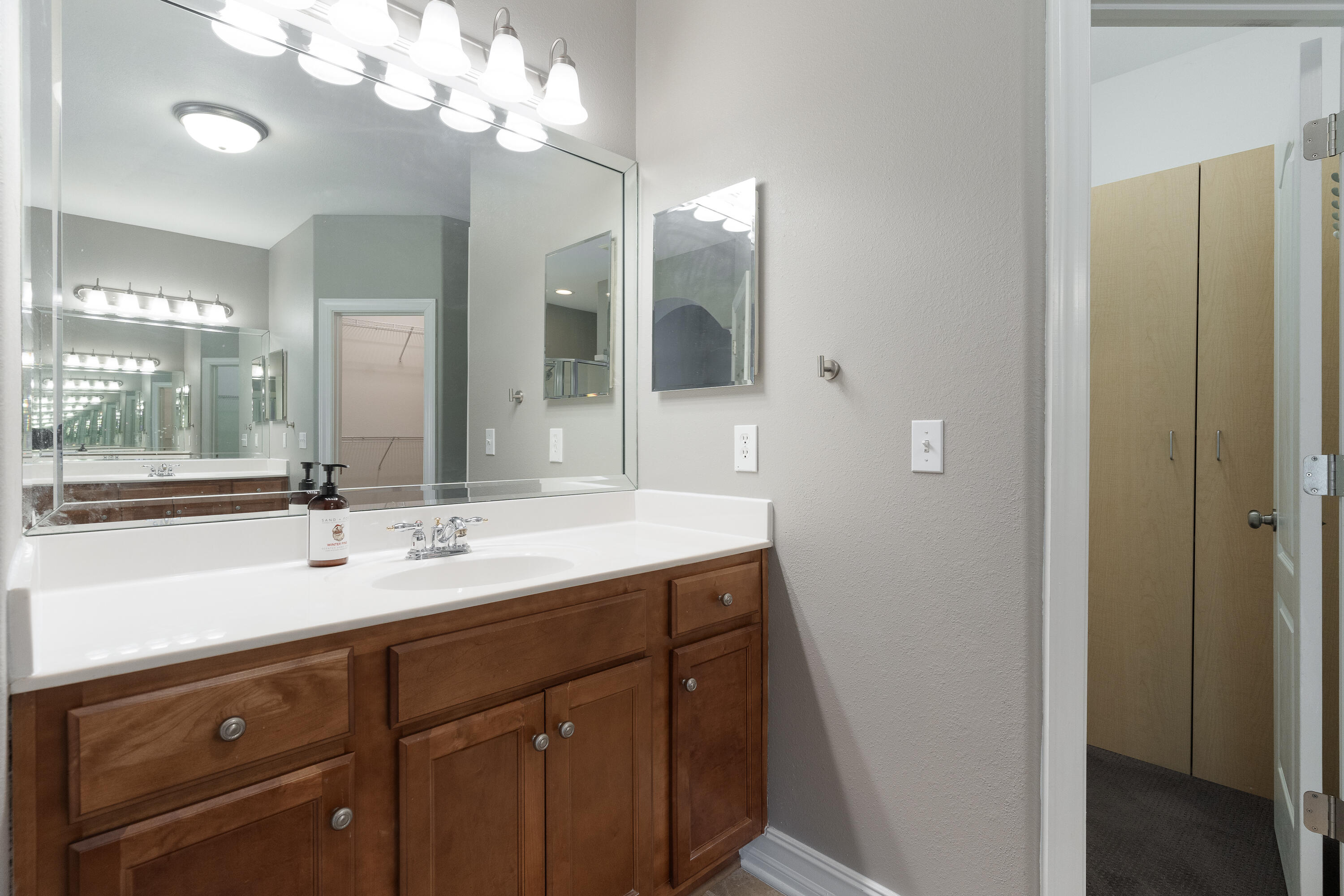 Freeport, Florida, 32439, United States, 4 Bedrooms Bedrooms, ,3 BathroomsBathrooms,Residential,For Sale,1948335