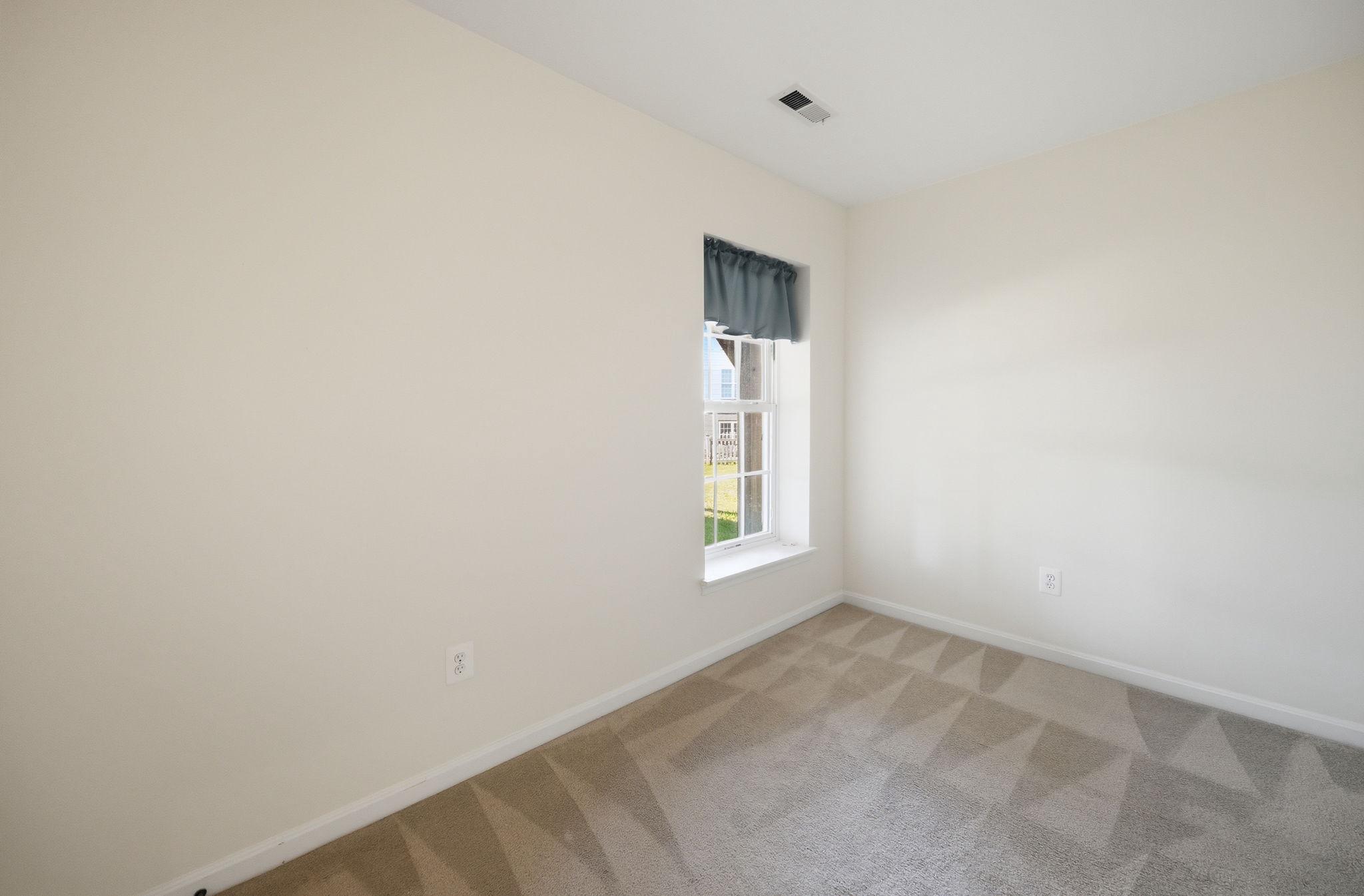 Triangle, Virginia, 22172, United States, 5 Bedrooms Bedrooms, ,4 BathroomsBathrooms,Residential,For Sale,2048381