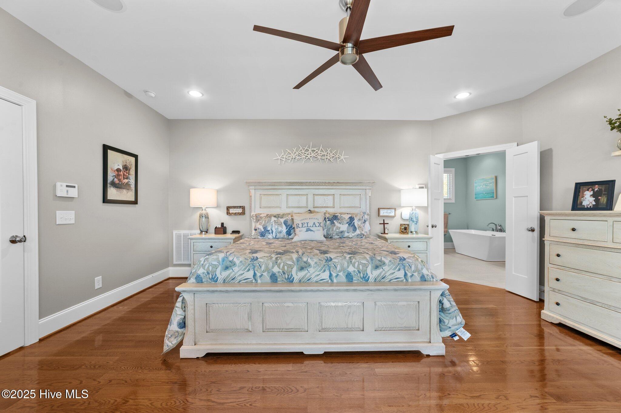 Chocowinity, North Carolina, 27817, United States, 4 Bedrooms Bedrooms, ,5 BathroomsBathrooms,Residential,For Sale,1827727