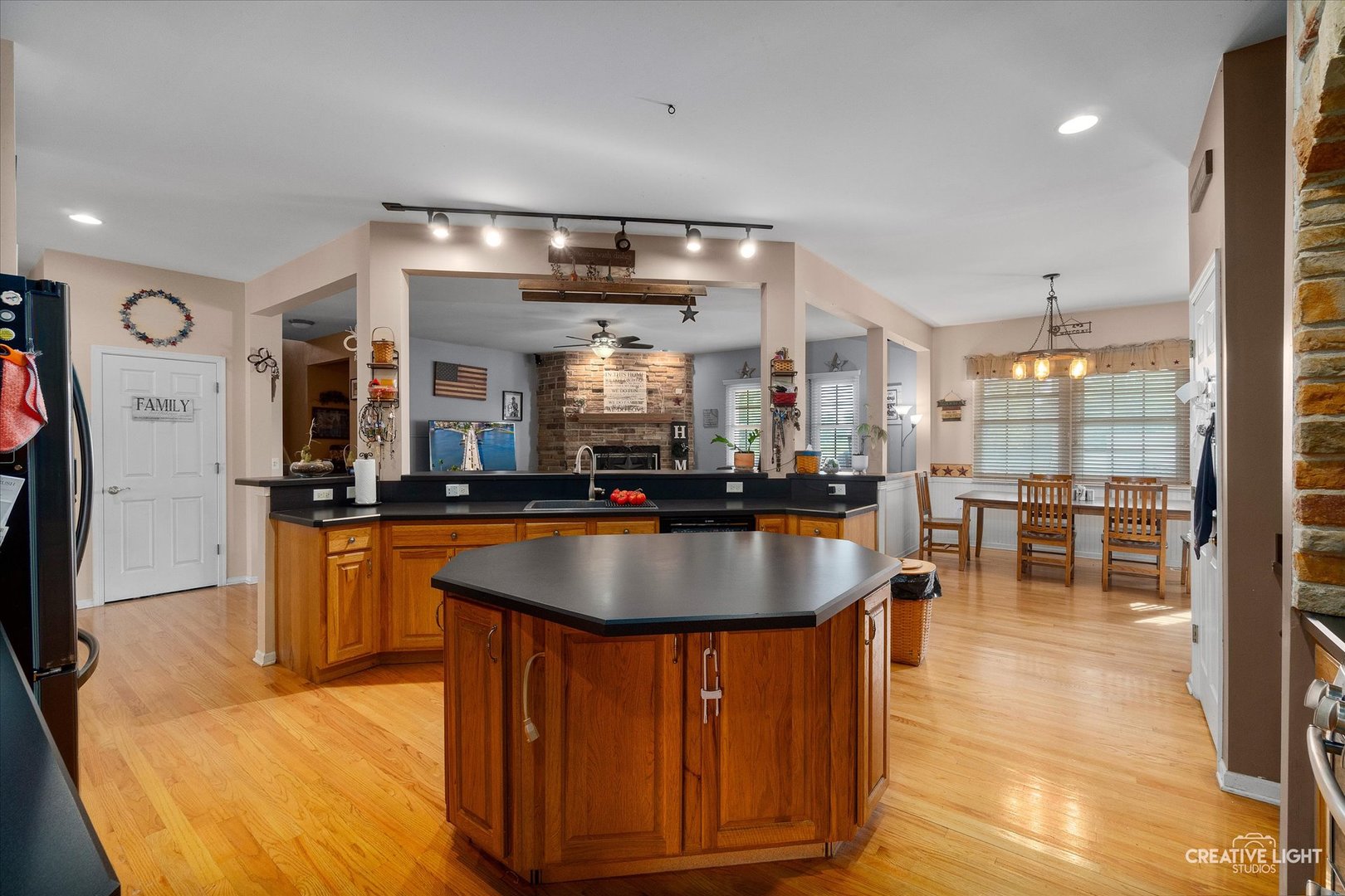 Plano, Illinois, 60545, United States, 4 Bedrooms Bedrooms, ,4 BathroomsBathrooms,Residential,For Sale,2003309