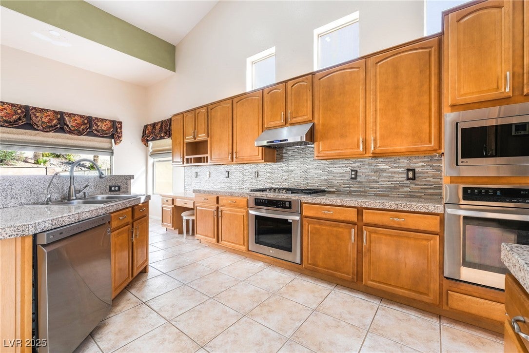 Las Vegas, Nevada, 89110, United States, 6 Bedrooms Bedrooms, ,3 BathroomsBathrooms,Residential,For Sale,1987091