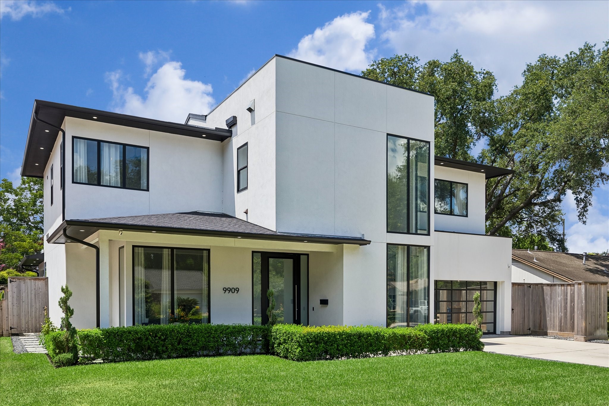  9909 Larston Street - 物件實景