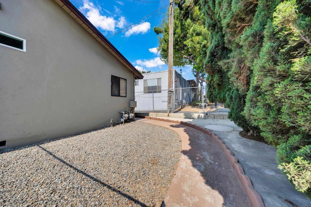 Spring Valley, California, 91977, United States, 6 Bedrooms Bedrooms, ,4 BathroomsBathrooms,Residential,For Sale,1996017