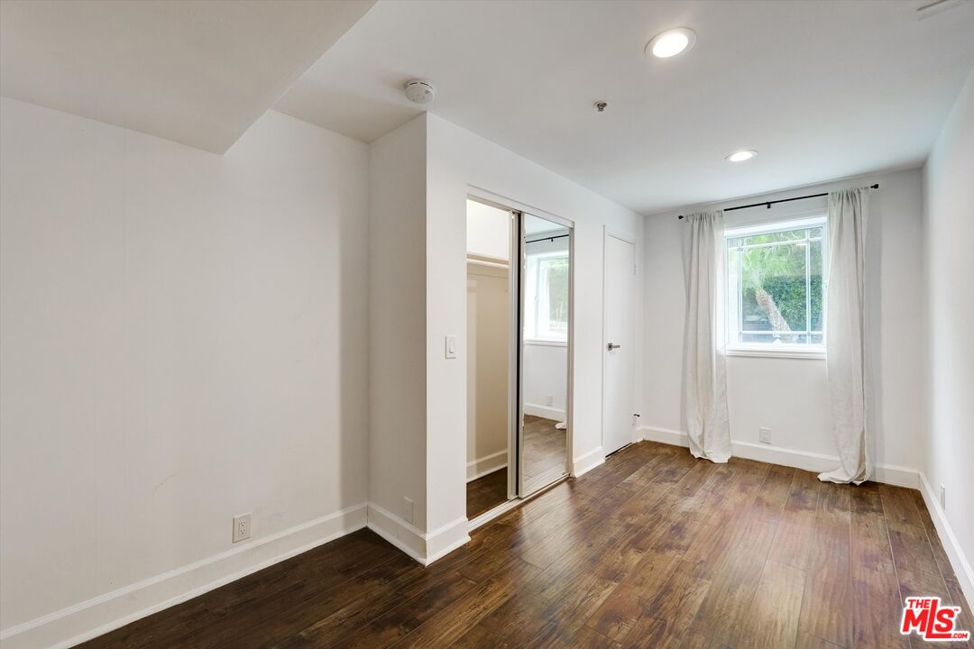 Beverly Hills, California, 90210, United States, 8 Bedrooms Bedrooms, ,3 BathroomsBathrooms,Residential,For Sale,1916732
