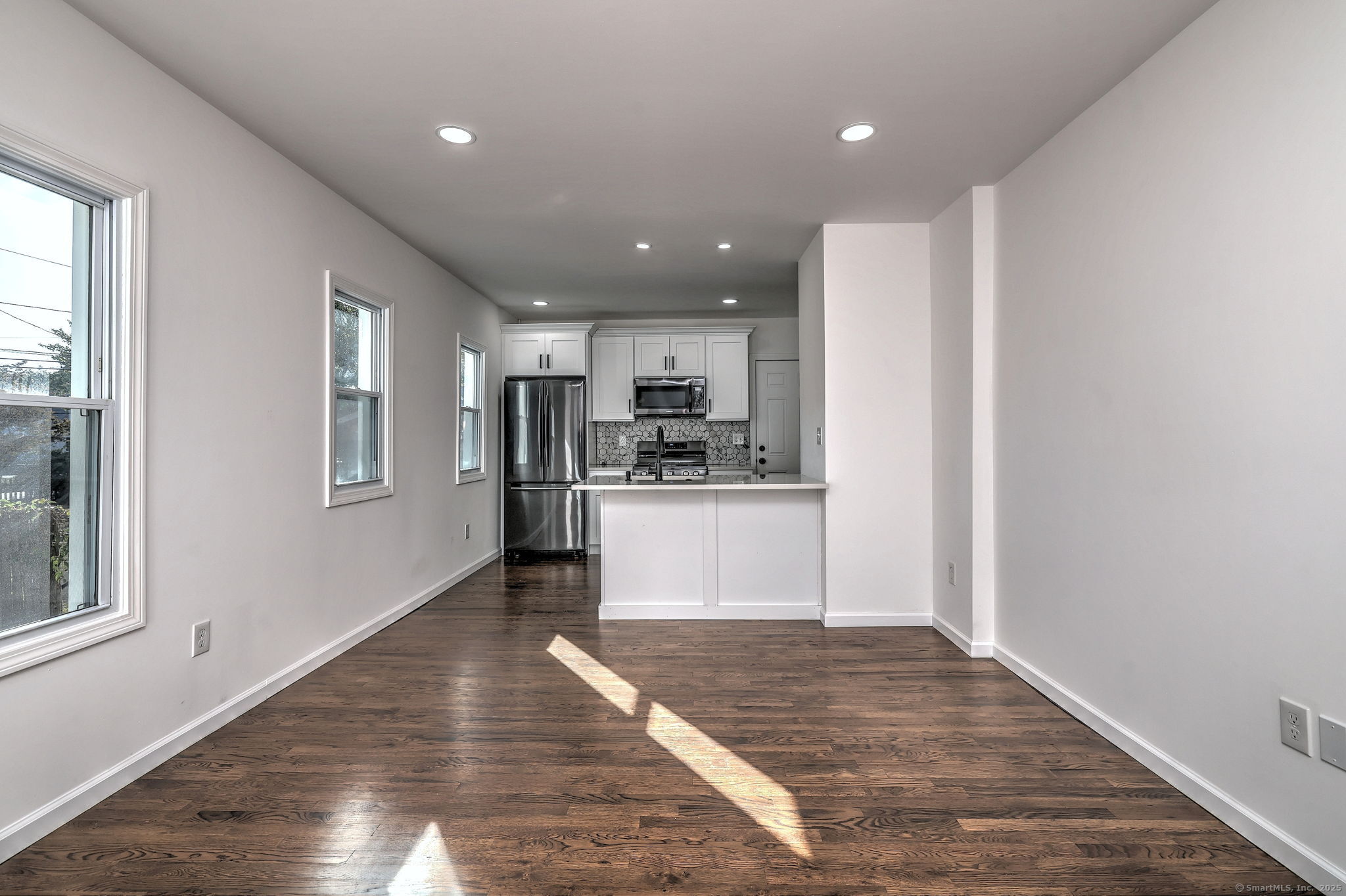 Hamden, Connecticut, 06514, United States, 8 Bedrooms Bedrooms, ,3 BathroomsBathrooms,Residential,For Sale,1940598