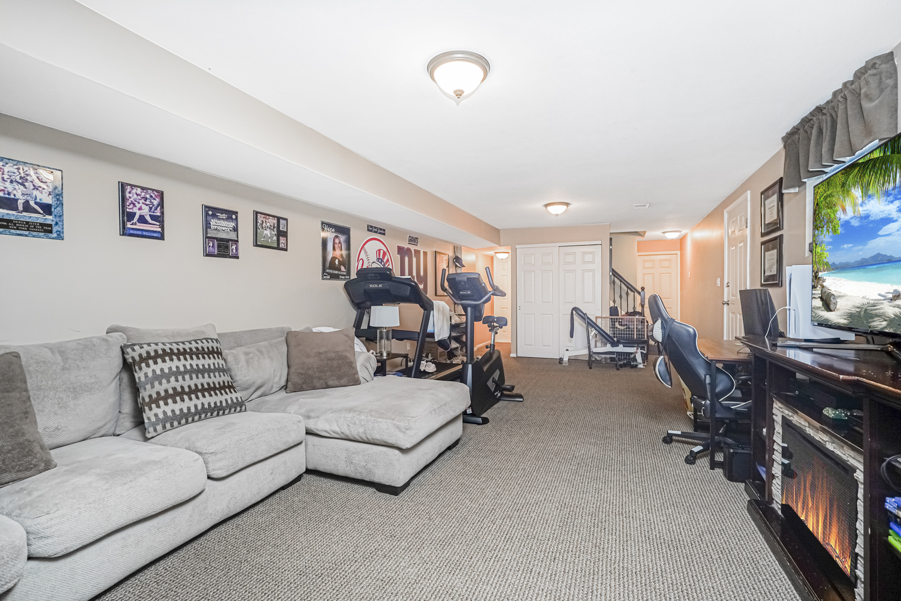 Staten Island, New York, 10309, United States, 3 Bedrooms Bedrooms, ,2 BathroomsBathrooms,Residential,For Sale,1935942