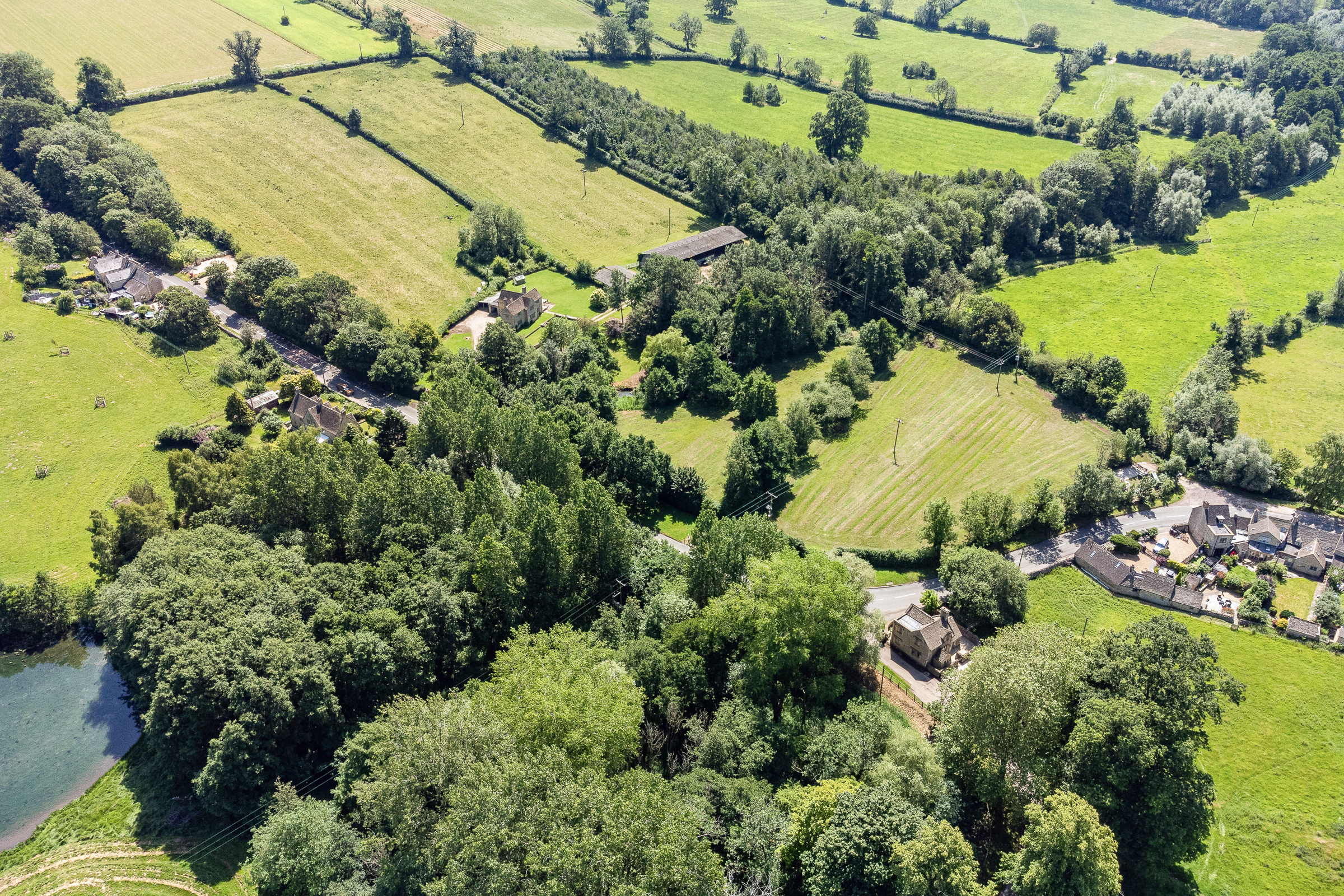  An exceptional Cotswold country property with planning consent for three barn co - 物件實景