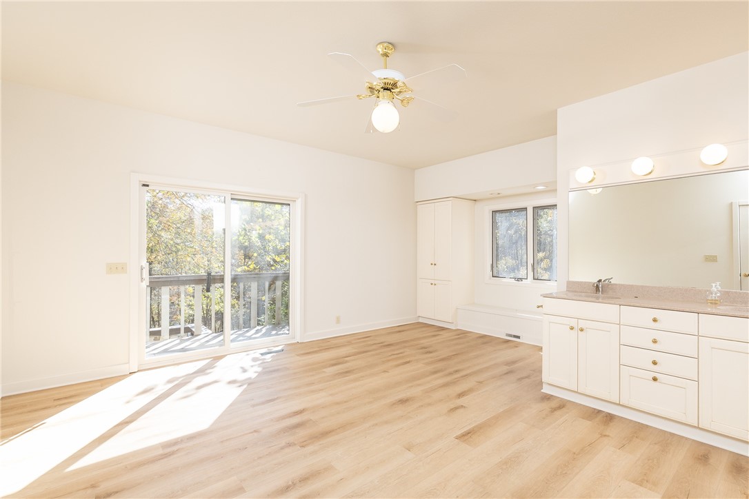 Fayetteville, Arkansas, 72703, United States, 3 Bedrooms Bedrooms, ,3 BathroomsBathrooms,Residential,For Sale,1989133