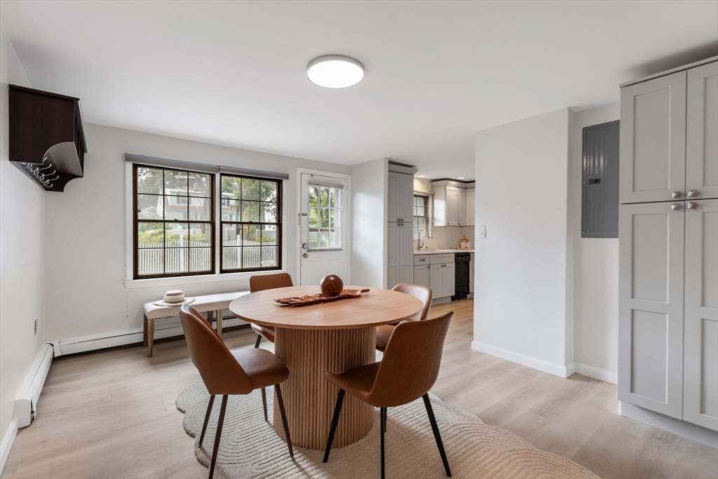 Malden, Massachusetts, 02148, United States, 2 Bedrooms Bedrooms, ,2 BathroomsBathrooms,Residential,For Sale,1993840