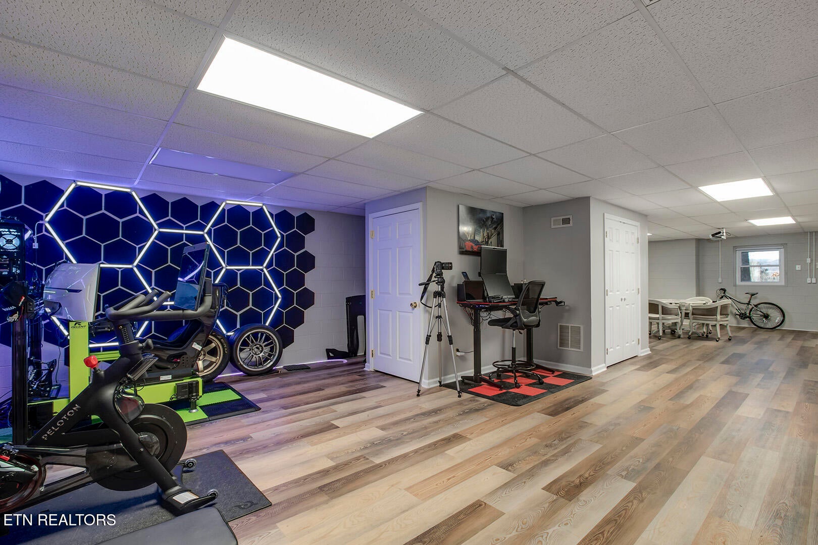 Kingston, Tennessee, 37763, United States, 4 Bedrooms Bedrooms, ,4 BathroomsBathrooms,Residential,For Sale,2011823