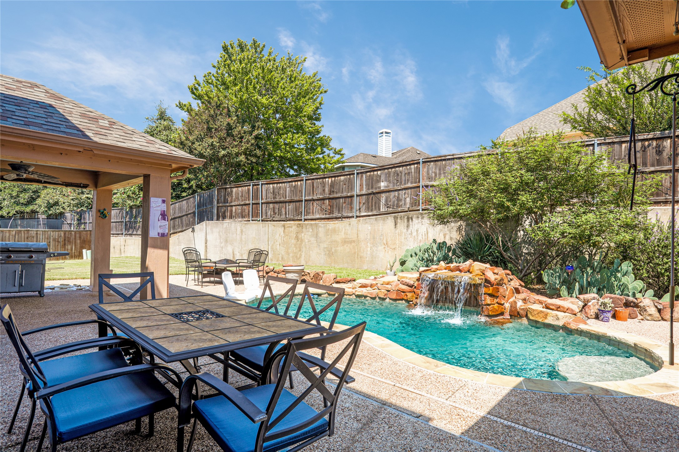 North Richland Hills, Texas, 76180, United States, 5 Bedrooms Bedrooms, ,4 BathroomsBathrooms,Residential,For Sale,1946878