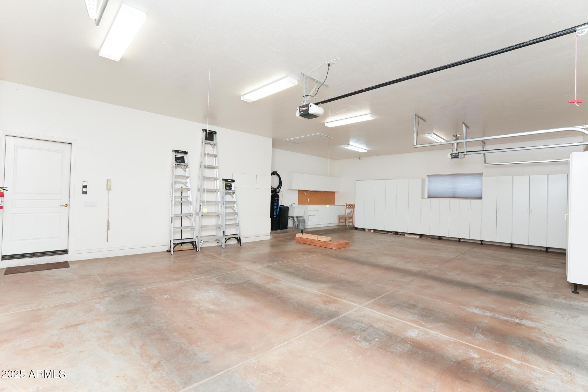 Cottonwood, Arizona, 86326, United States, 3 Bedrooms Bedrooms, ,3 BathroomsBathrooms,Residential,For Sale,1992035