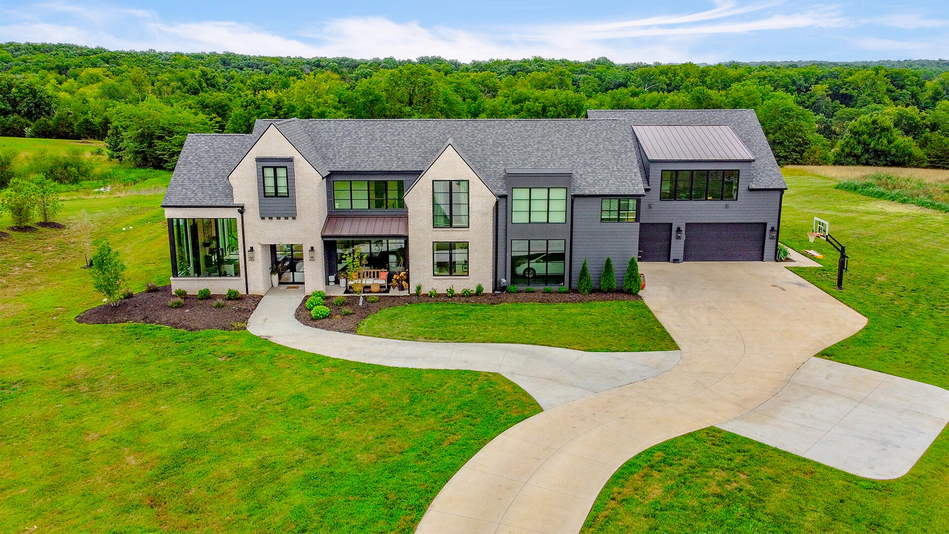 COLUMBIA, Missouri, 65202, United States, 5 Bedrooms Bedrooms, ,5 BathroomsBathrooms,Residential,For Sale,2019373