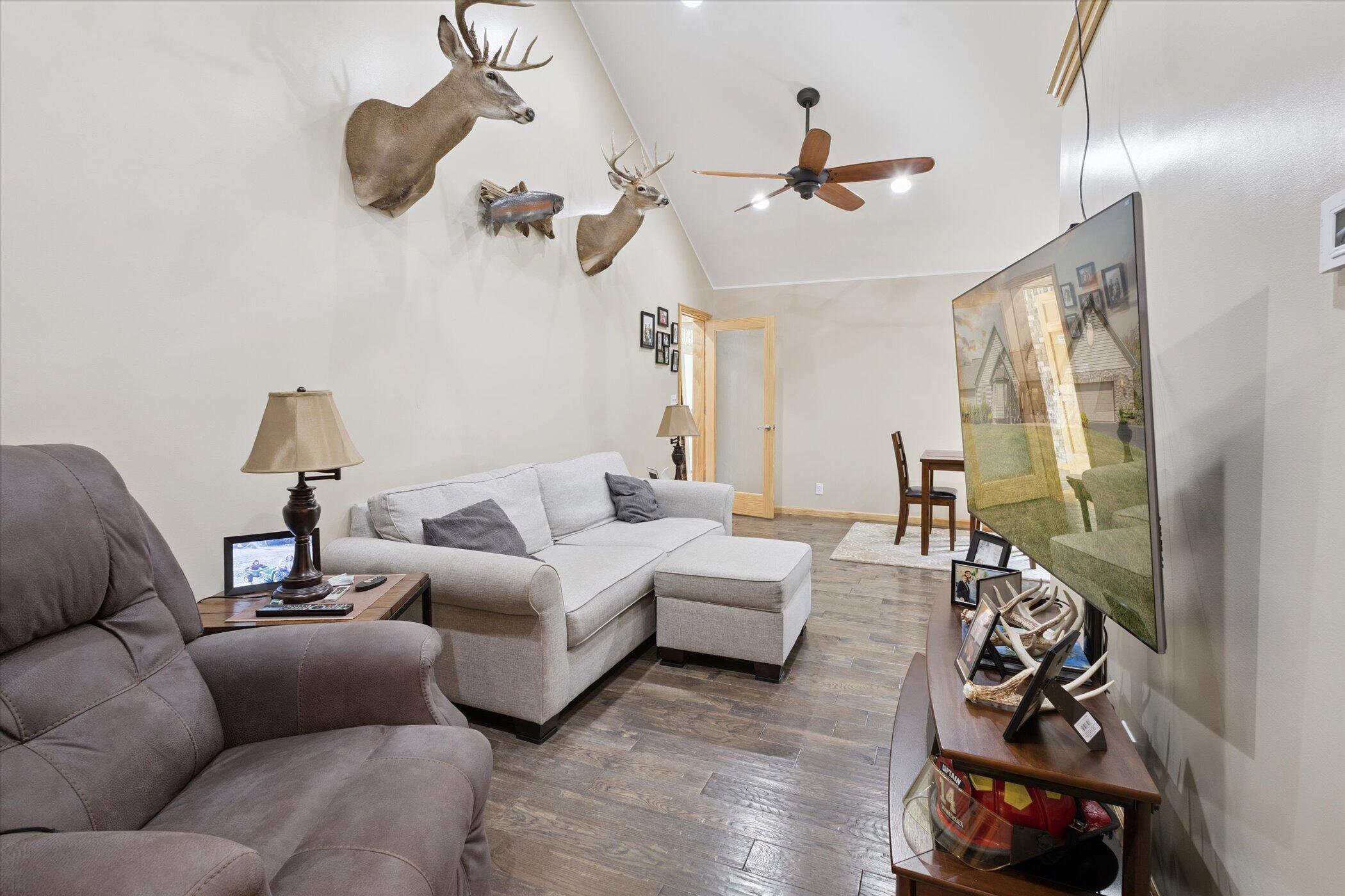 Horton, Michigan, 49246, United States, 5 Bedrooms Bedrooms, ,4 BathroomsBathrooms,Residential,For Sale,1940330