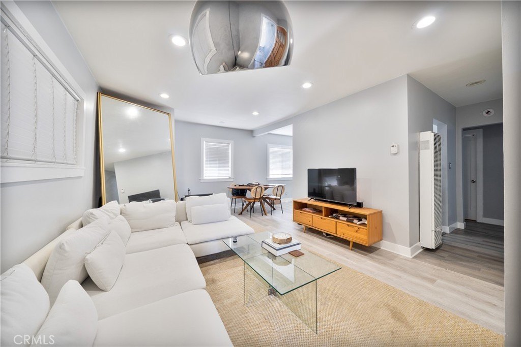 Venice, California, 90291, United States, 10 Bedrooms Bedrooms, ,8 BathroomsBathrooms,Residential,For Sale,1826994