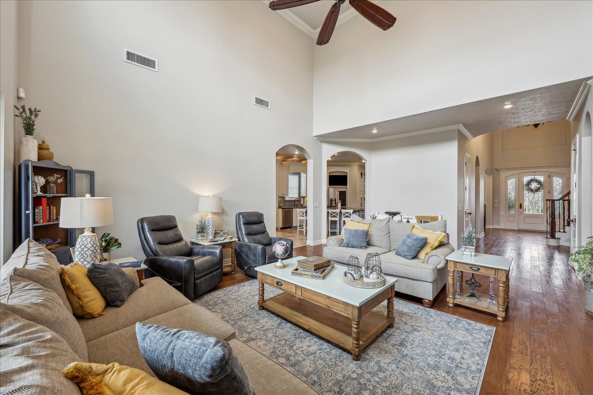 Lumberton, Texas, 77657, United States, 5 Bedrooms Bedrooms, ,4 BathroomsBathrooms,Residential,For Sale,1941970