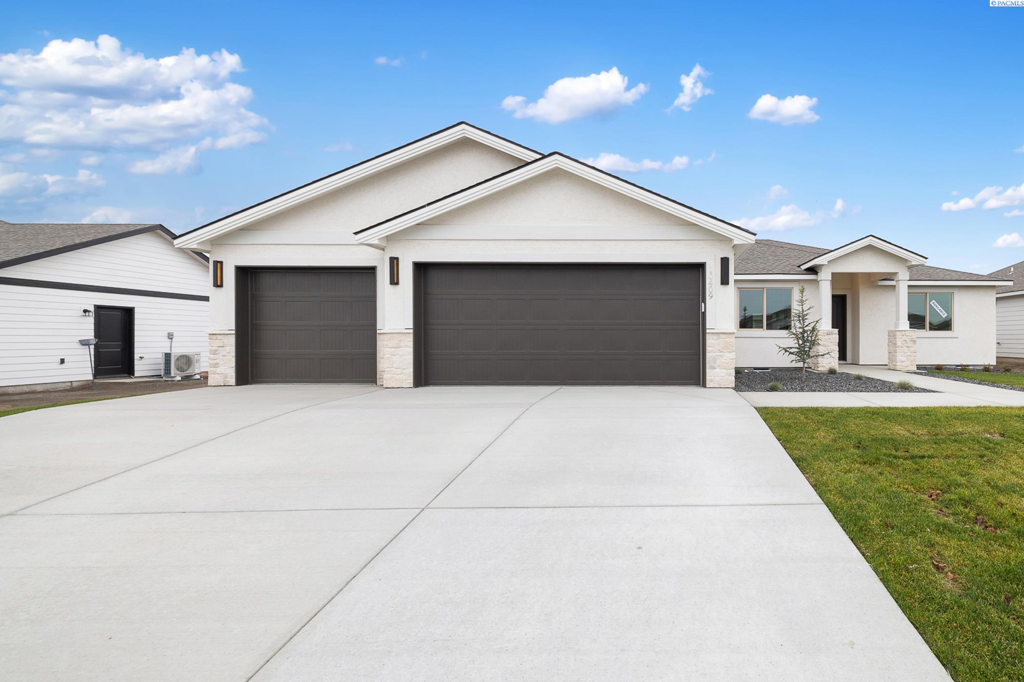 Pasco, Washington, 99301, United States, 4 Bedrooms Bedrooms, ,1 BathroomBathrooms,Residential,For Sale,1874213