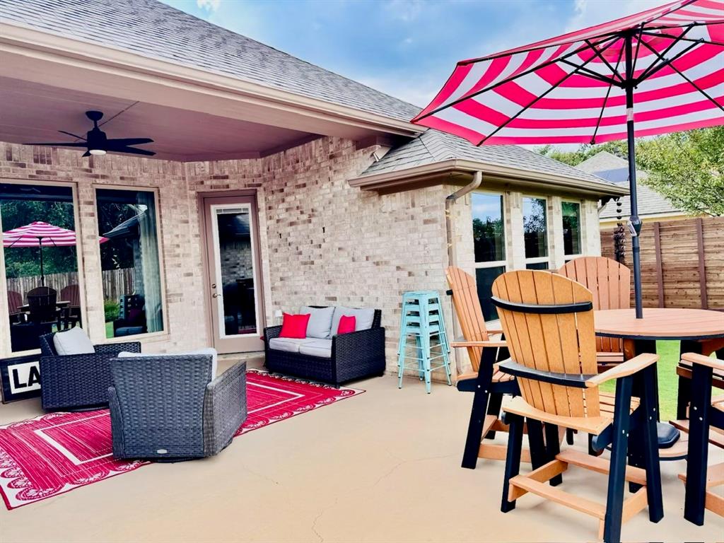 Granbury, Texas, 76049, United States, 4 Bedrooms Bedrooms, ,2 BathroomsBathrooms,Residential,For Sale,1983428