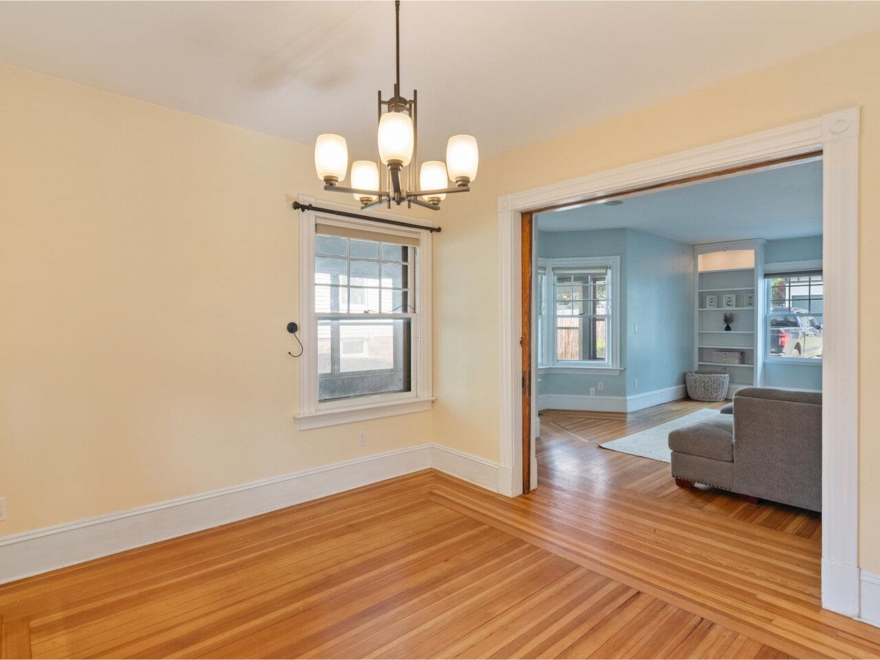 Burlington, Vermont, 05401, United States, 5 Bedrooms Bedrooms, ,2 BathroomsBathrooms,Residential,For Sale,1862244
