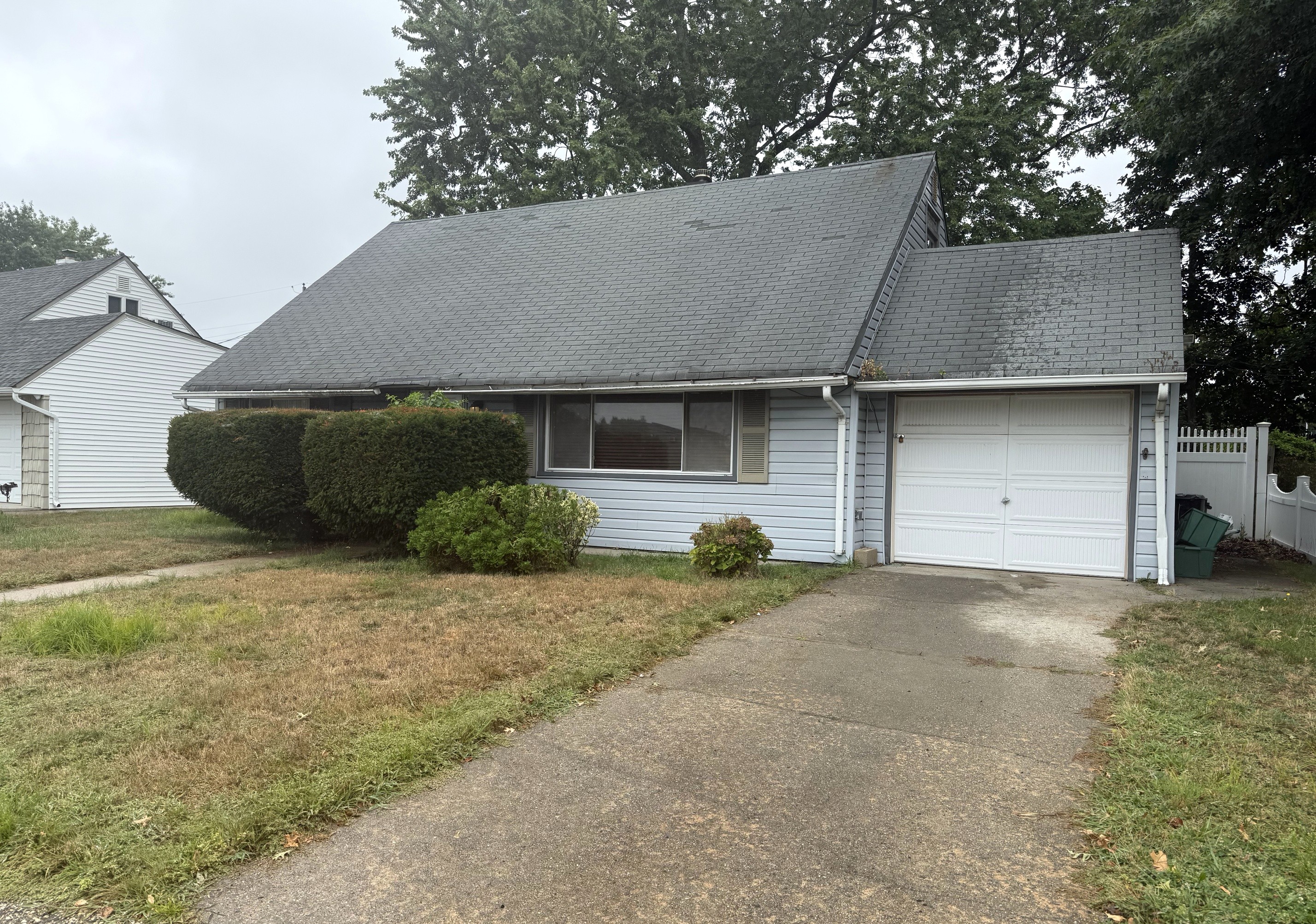 Levittown, New York, 11756, United States, 4 Bedrooms Bedrooms, ,2 BathroomsBathrooms,Residential,For Sale,1977720