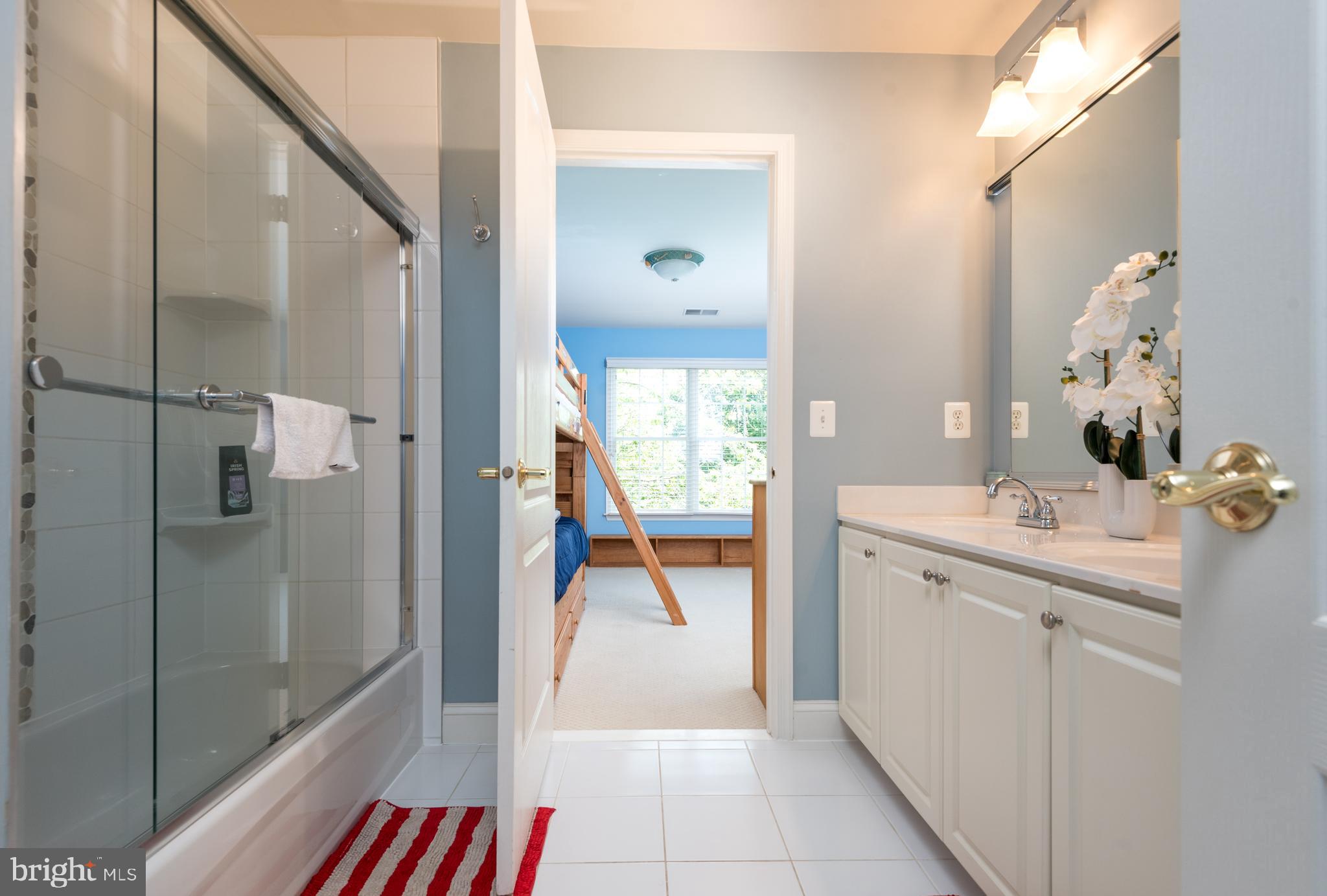 Haymarket, Virginia, 20169, United States, 4 Bedrooms Bedrooms, ,5 BathroomsBathrooms,Residential,For Sale,1900761
