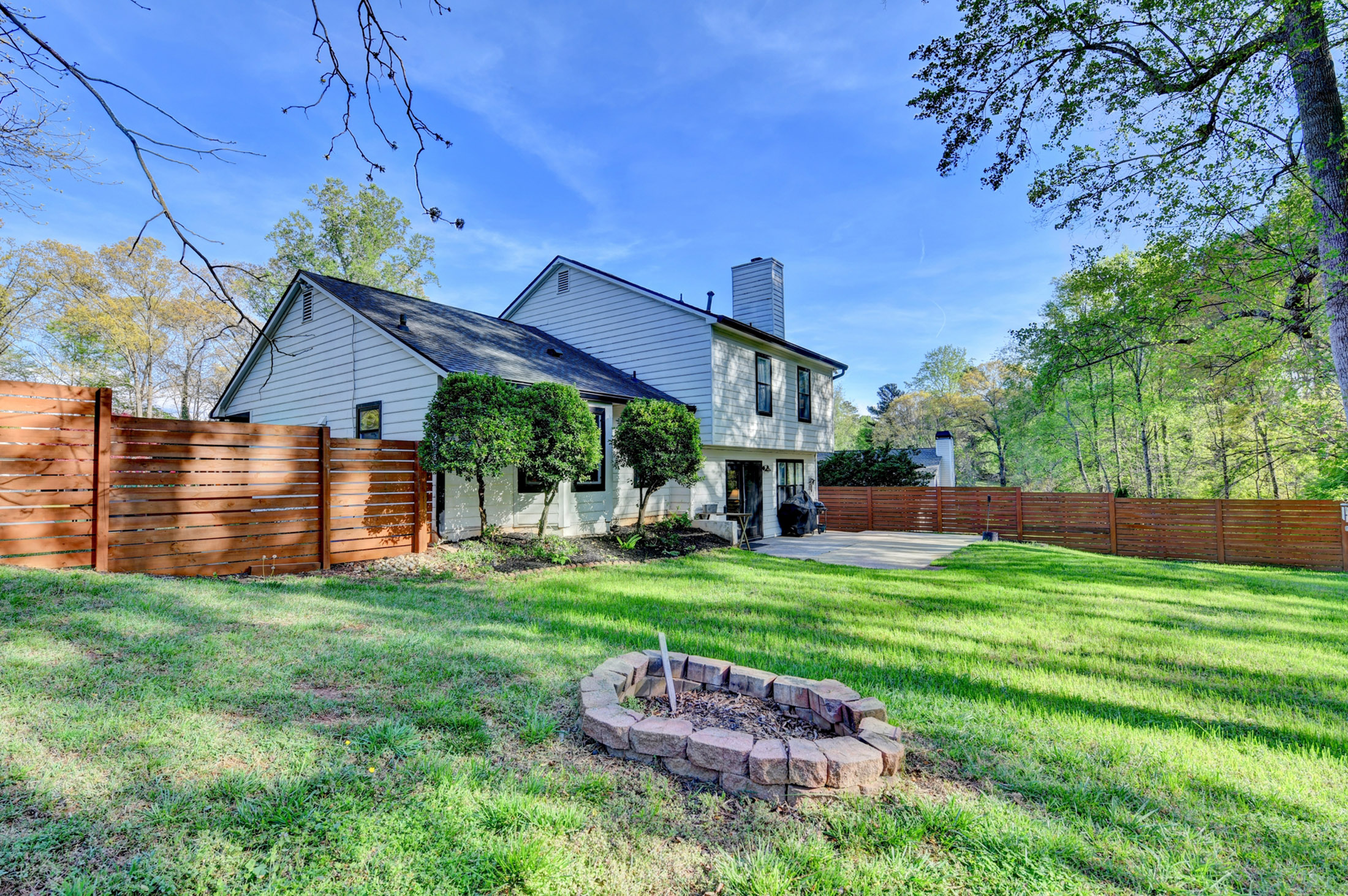  Welcome to this Renovated Home in Keheley Bend - 物件實景
