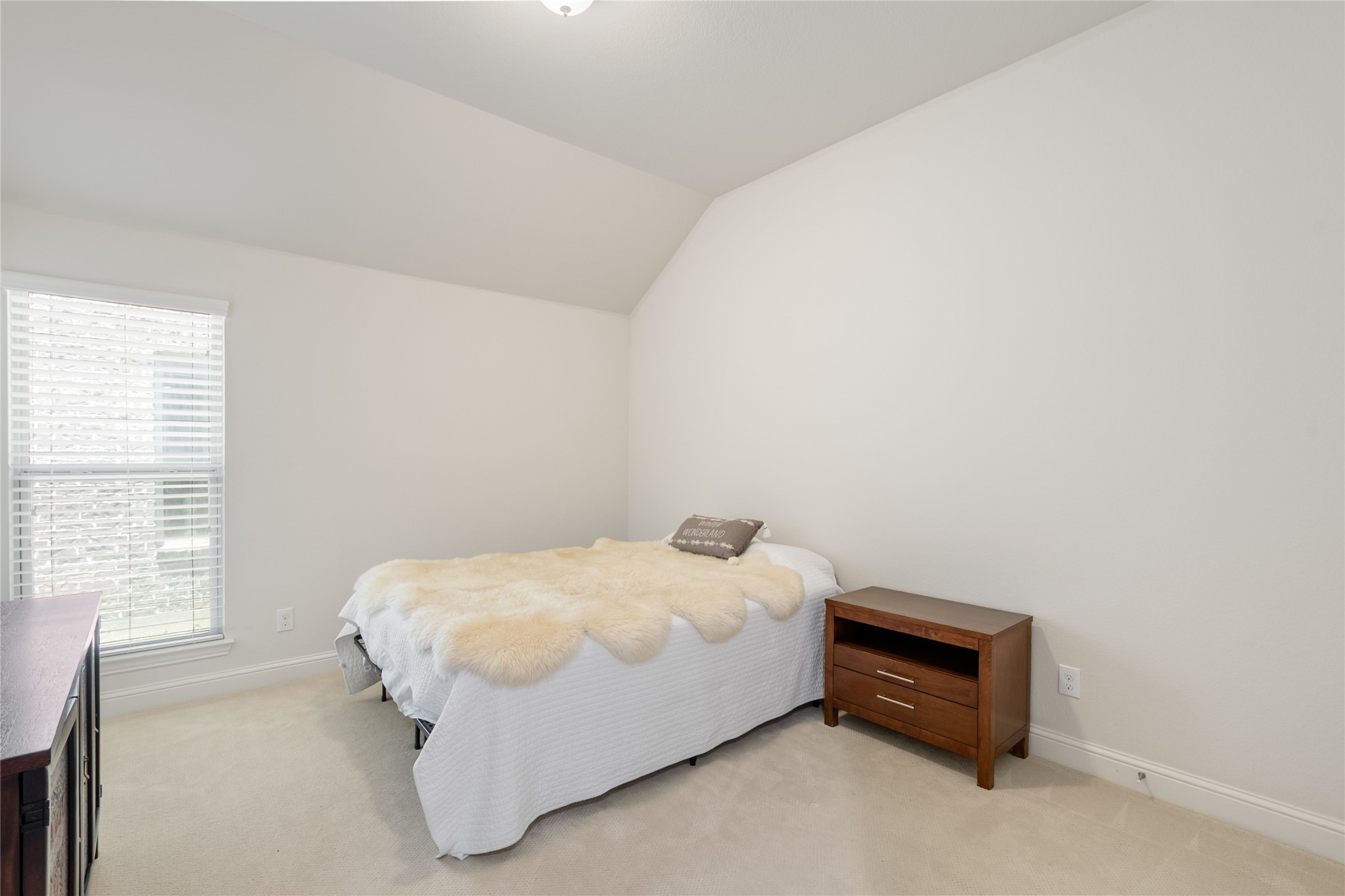 Carrollton, Texas, 75010, United States, 3 Bedrooms Bedrooms, ,2 BathroomsBathrooms,Residential,For Sale,1901690