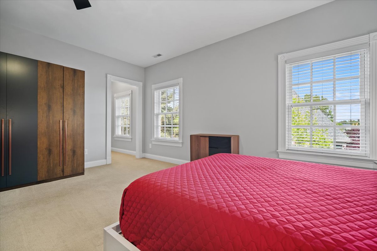 Bloomington, Illinois, 61704, United States, 4 Bedrooms Bedrooms, ,7 BathroomsBathrooms,Residential,For Sale,1941288