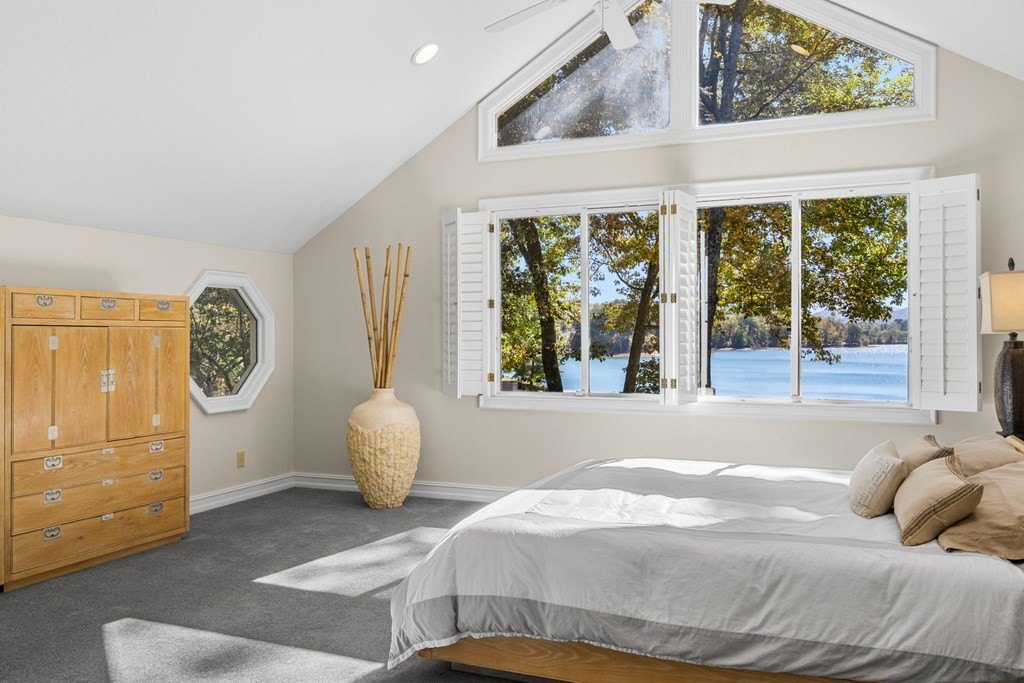 Hiawassee, Georgia, 30546, United States, 3 Bedrooms Bedrooms, ,4 BathroomsBathrooms,Residential,For Sale,1978454