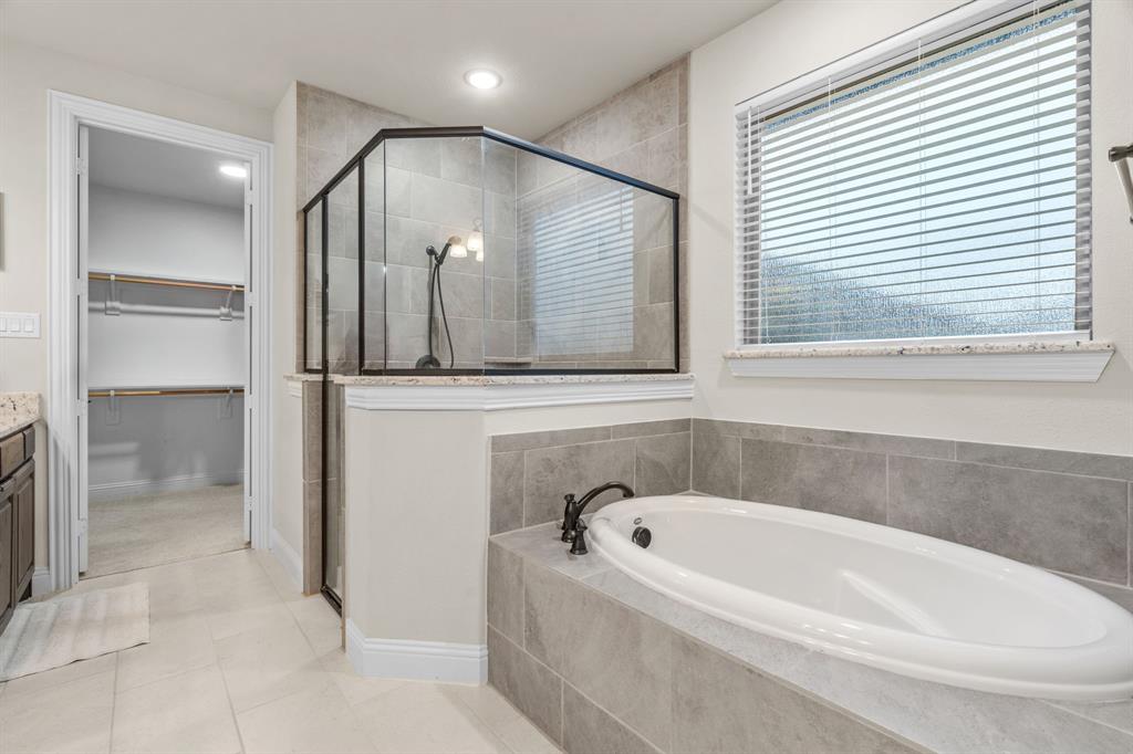 Waxahachie, Texas, 75165, United States, 4 Bedrooms Bedrooms, ,3 BathroomsBathrooms,Residential,For Sale,1981822