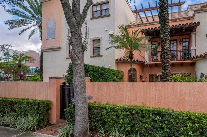 Fort Lauderdale, Florida, 33301, United States, 3 Bedrooms Bedrooms, ,4 BathroomsBathrooms,Residential,For Sale,1947110
