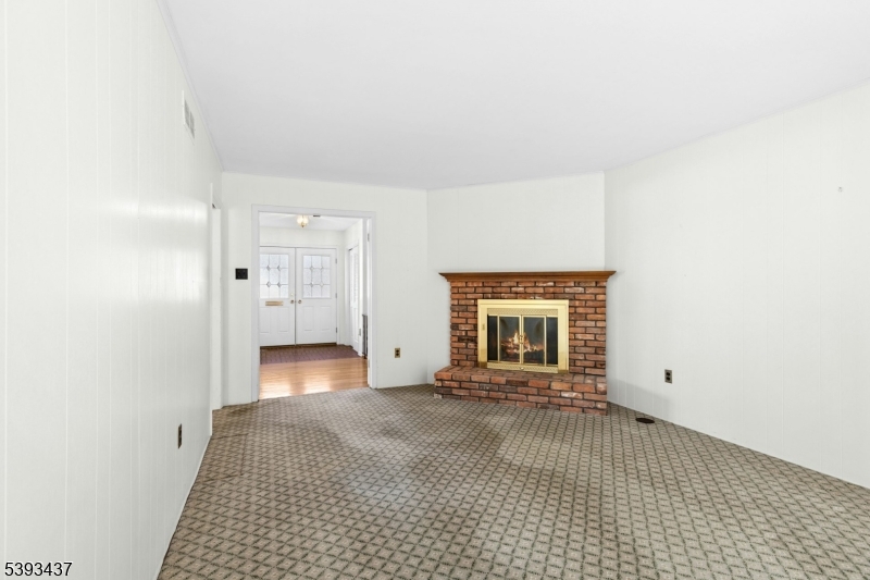 Berkeley Heights Twp., New Jersey, 07922, United States, 4 Bedrooms Bedrooms, ,2 BathroomsBathrooms,Residential,For Sale,2003400