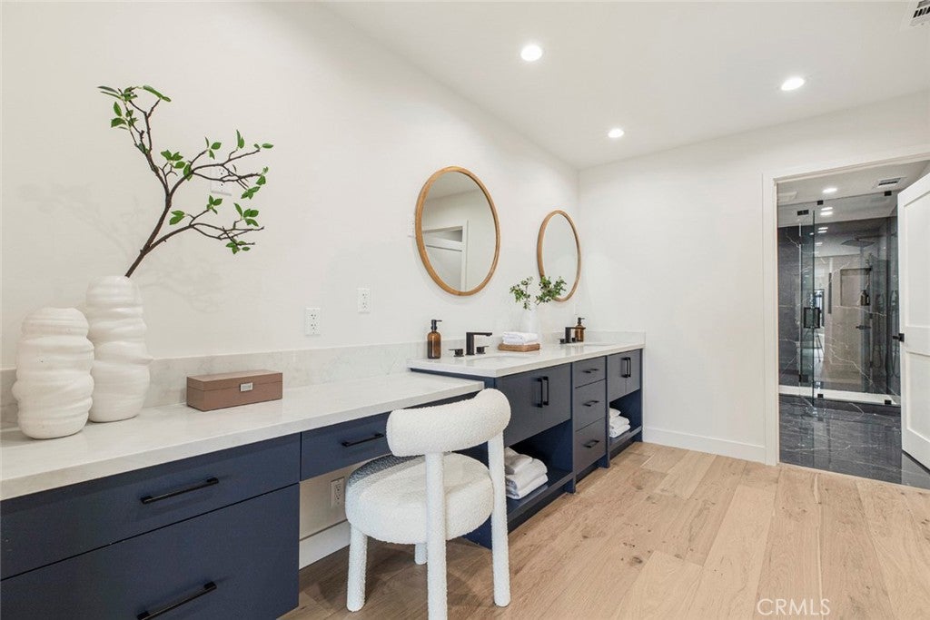 Encino, California, 91316, United States, 6 Bedrooms Bedrooms, ,5 BathroomsBathrooms,Residential,For Sale,1938851