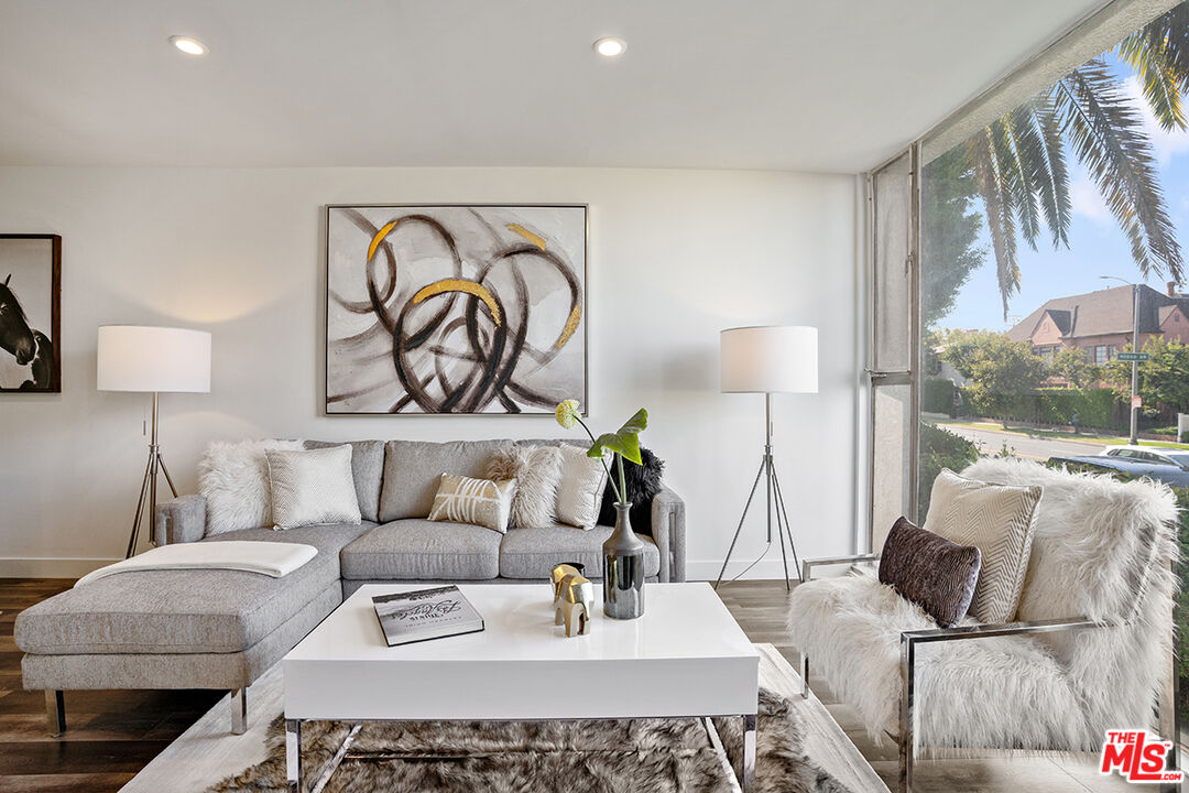 Beverly Hills, California, 90212, United States, 14 Bedrooms Bedrooms, ,Residential,For Sale,1731510
