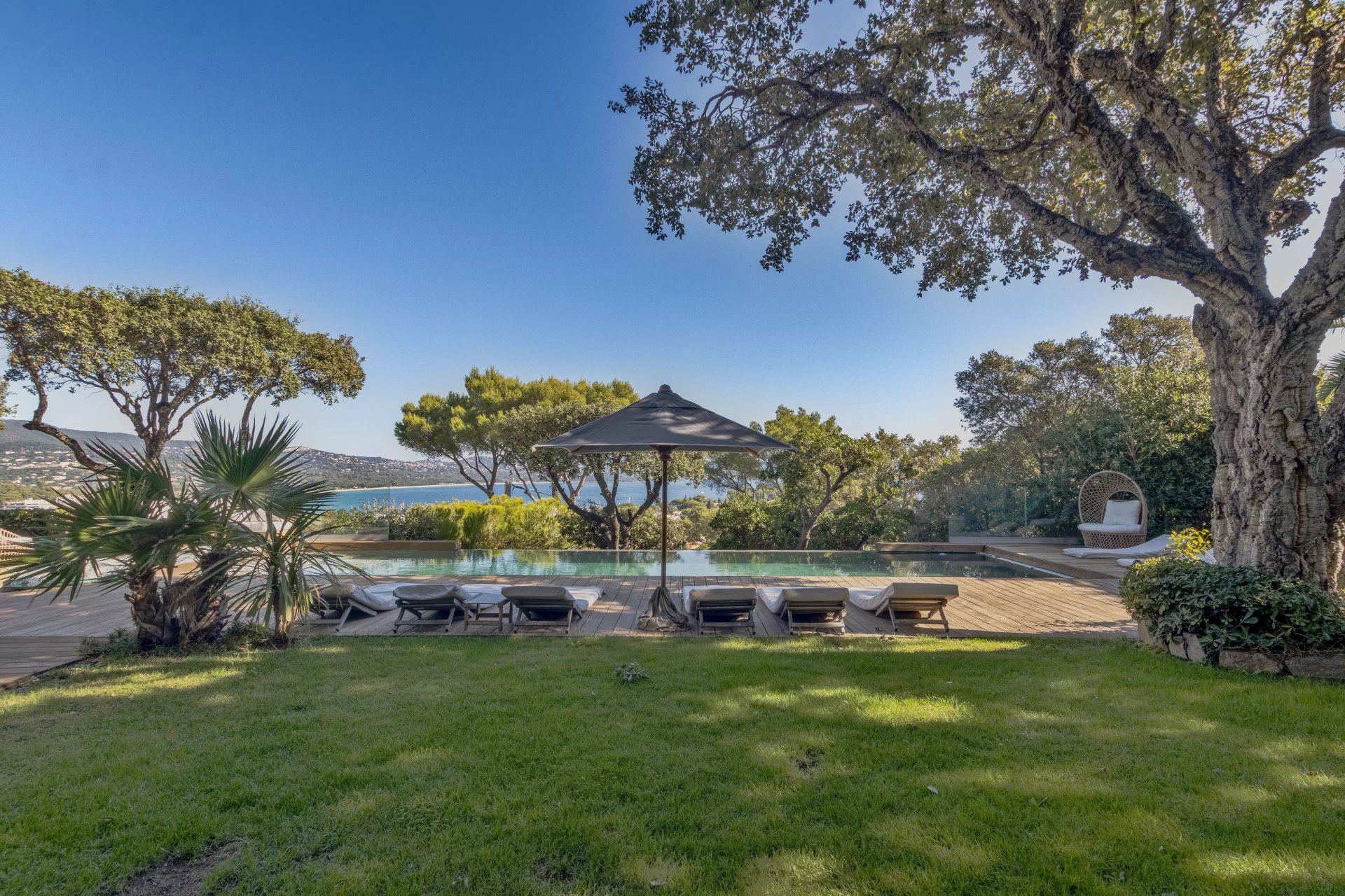 Cavalaire-sur-Mer, Provence-Alpes-Côte d’Azur, 83240, FR, 7 Bedrooms Bedrooms, ,9 BathroomsBathrooms,Residential,For Sale,1987792