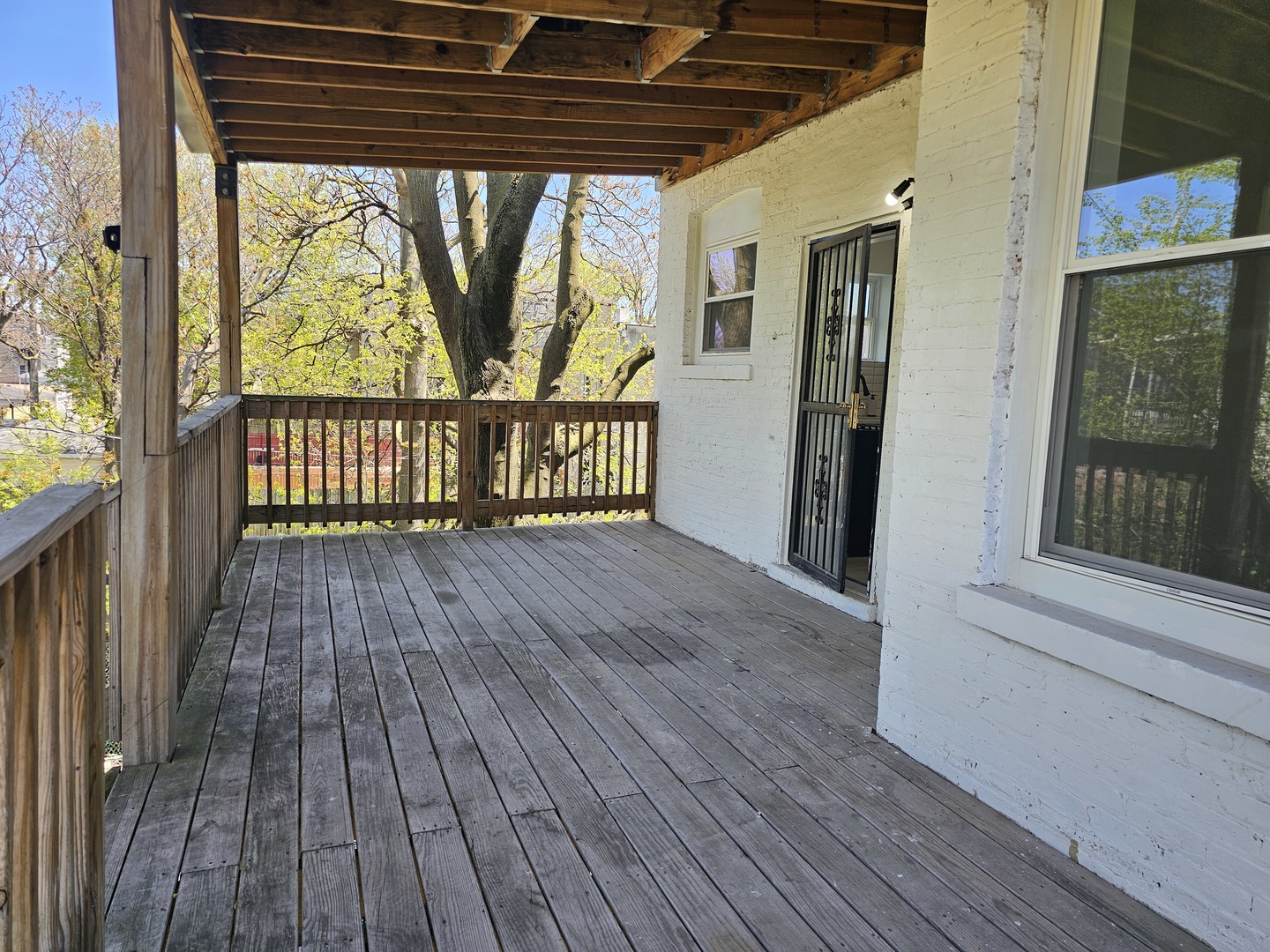 Chicago, Illinois, 60624-2620, United States, 6 Bedrooms Bedrooms, ,3 BathroomsBathrooms,Residential,For Sale,1915629