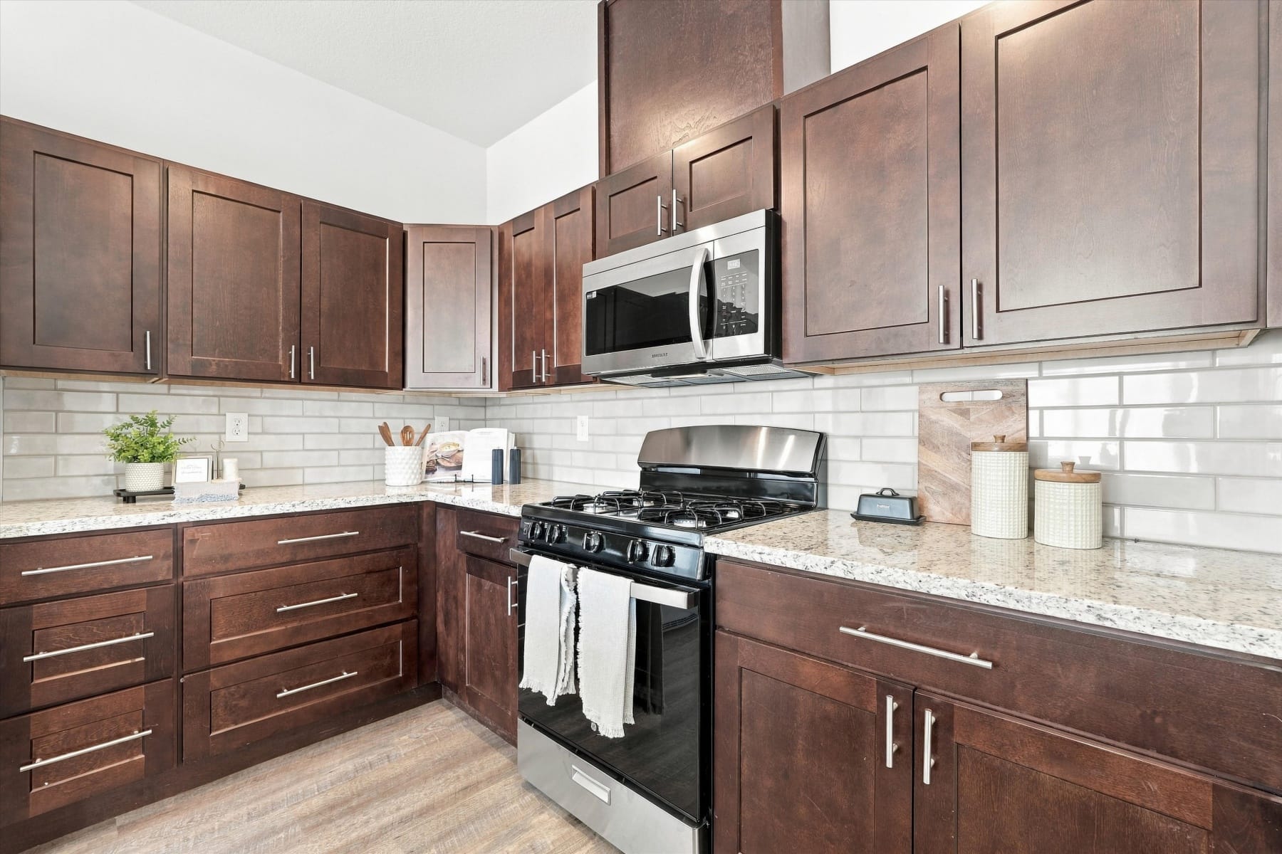  153 JOHN ST Kelso, WA 98626 - 物件實景